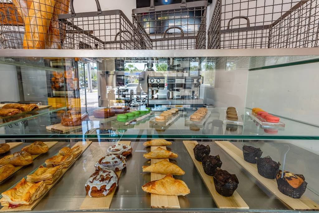 Coffee Talk | bakery | 7370 SW 57th Ave, Miami, FL 33143, USA | 3057638567 OR +1 305-763-8567