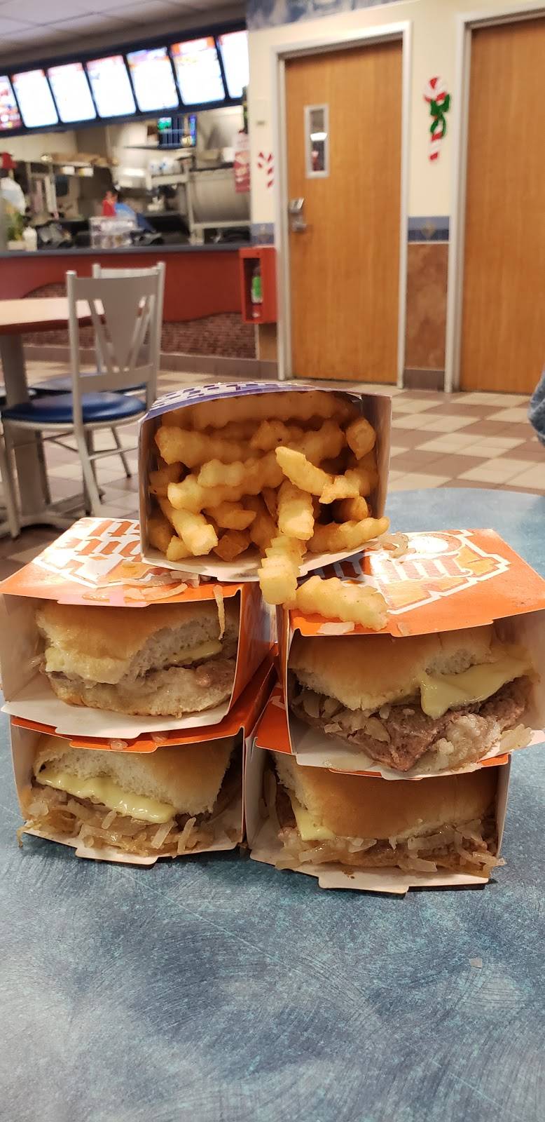 White Castle | restaurant | 9501 S Cicero Ave, Oak Lawn, IL 60453, USA | 7086366221 OR +1 708-636-6221