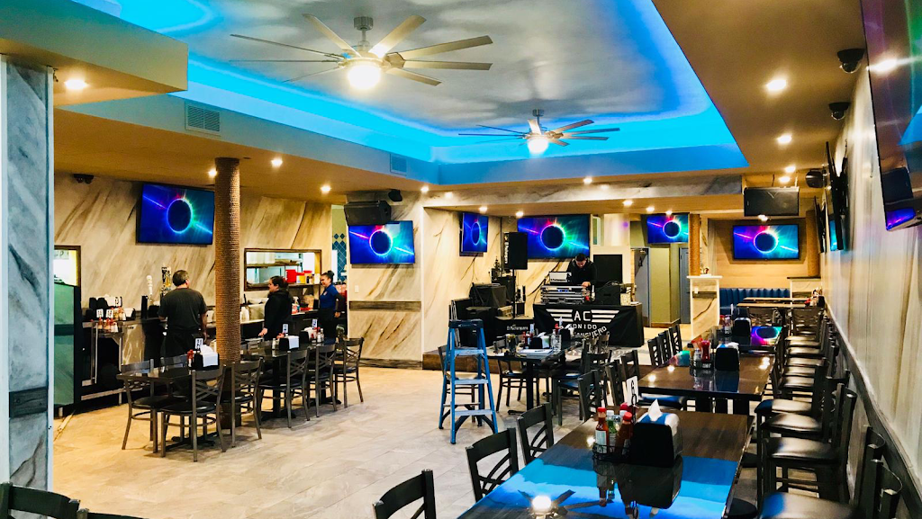 Mariscos El Cangrejo Nice 4 | restaurant | 2424 W Ball Rd, Anaheim, CA 92801, USA | 7145277030 OR +1 714-527-7030