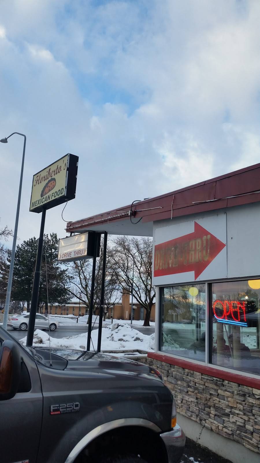 Floribertos Mexican Food | restaurant | 514 N Main St, Spanish Fork, UT 84660, USA | 8017987950 OR +1 801-798-7950