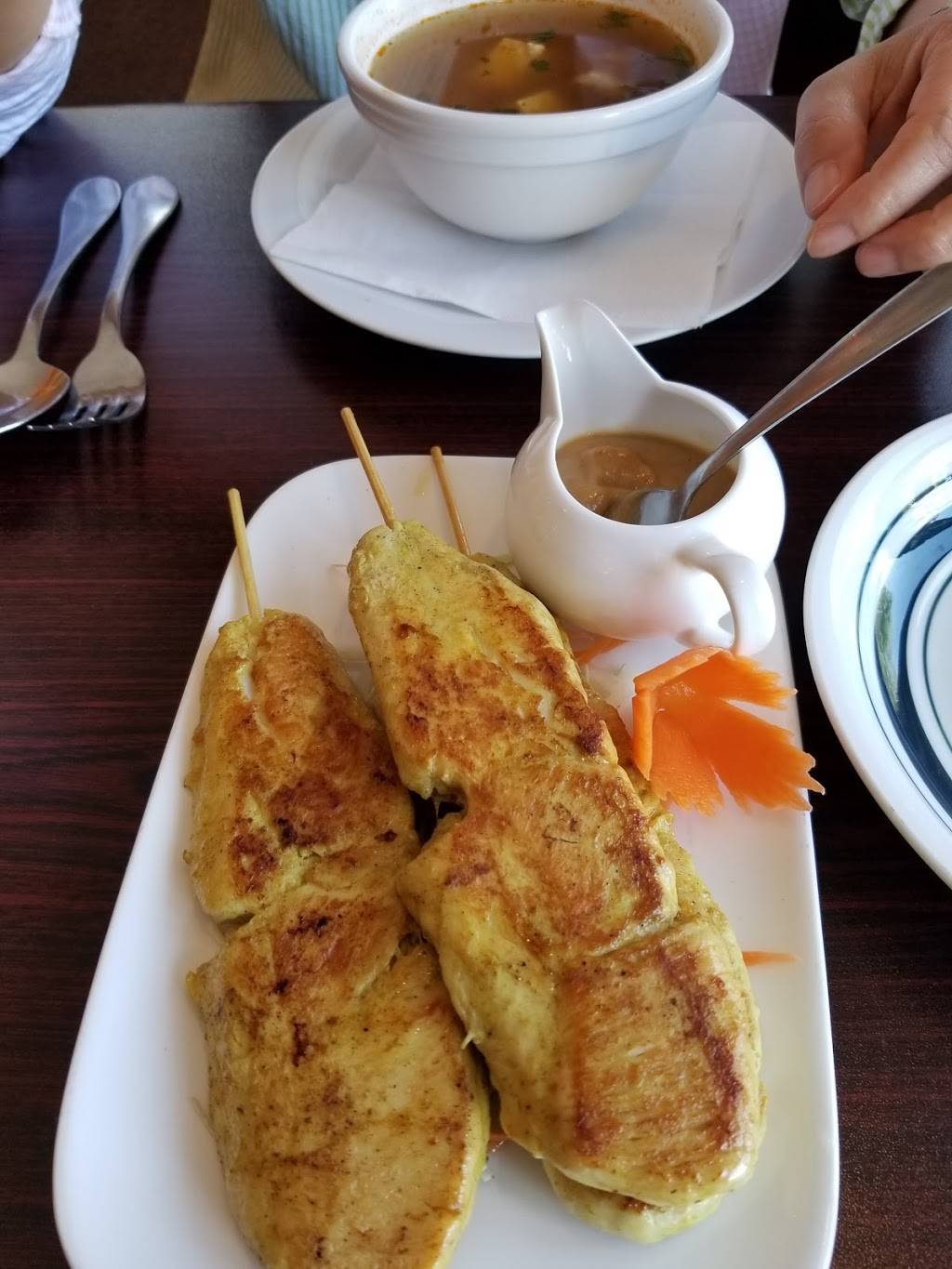 Ruby Thailand Cuisine | restaurant | 179 Cottage Rd, South Portland, ME 04106, USA | 2077671900 OR +1 207-767-1900