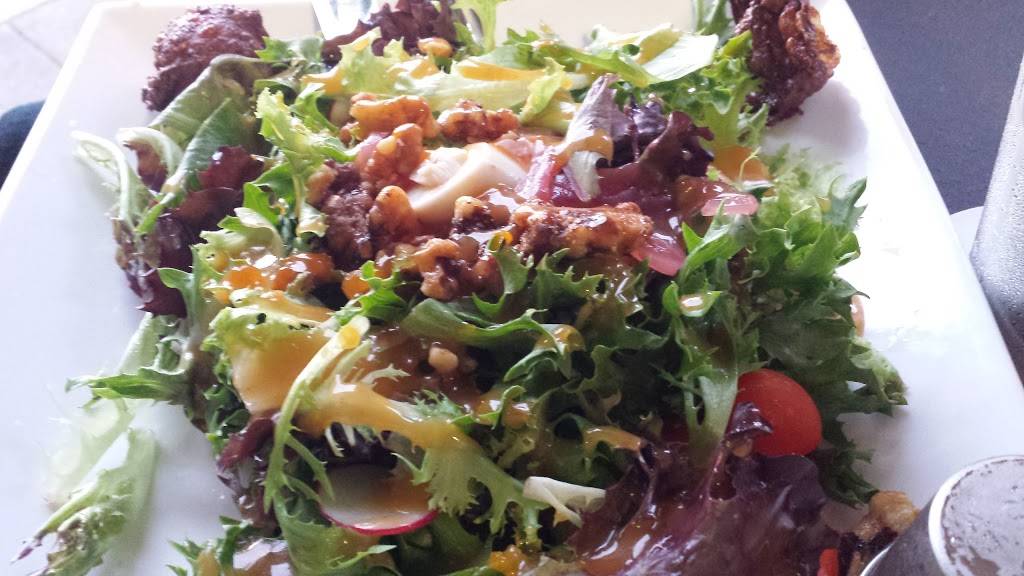 Marker 92 Waterfront Bar & Bistro | restaurant | 5961 Silver King Blvd, Cape Coral, FL 33914, USA | 2395415600 OR +1 239-541-5600