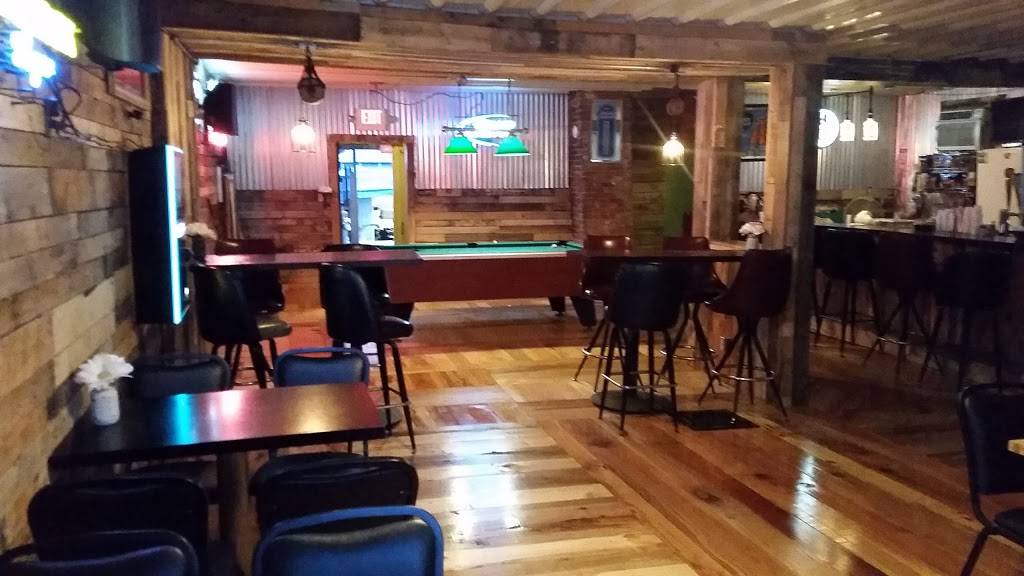 Flying Pig Saloon | restaurant | 175 N Ellsworth Ave, Salem, OH 44460, USA | 3303379117 OR +1 330-337-9117