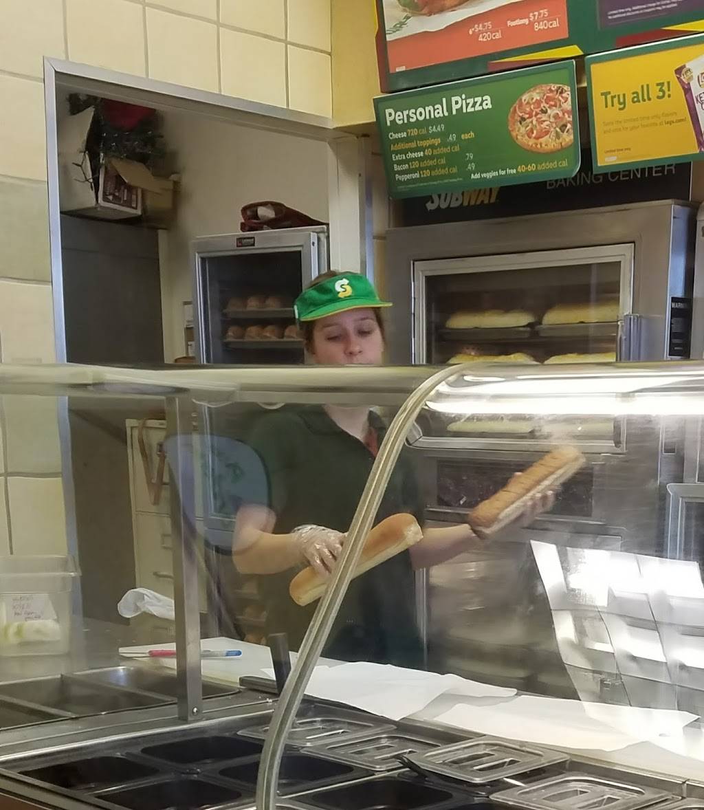 Subway Restaurants | restaurant | Sublett Crossing, 6320 US-287 Ste 120, Arlington, TX 76001, USA | 8175636993 OR +1 817-563-6993