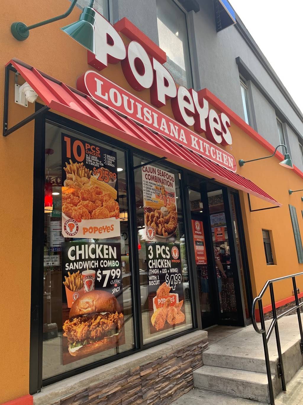 Popeyes Louisiana Kitchen | restaurant | 130 Westchester Square, The Bronx, NY 10461, USA | 7186846633 OR +1 718-684-6633