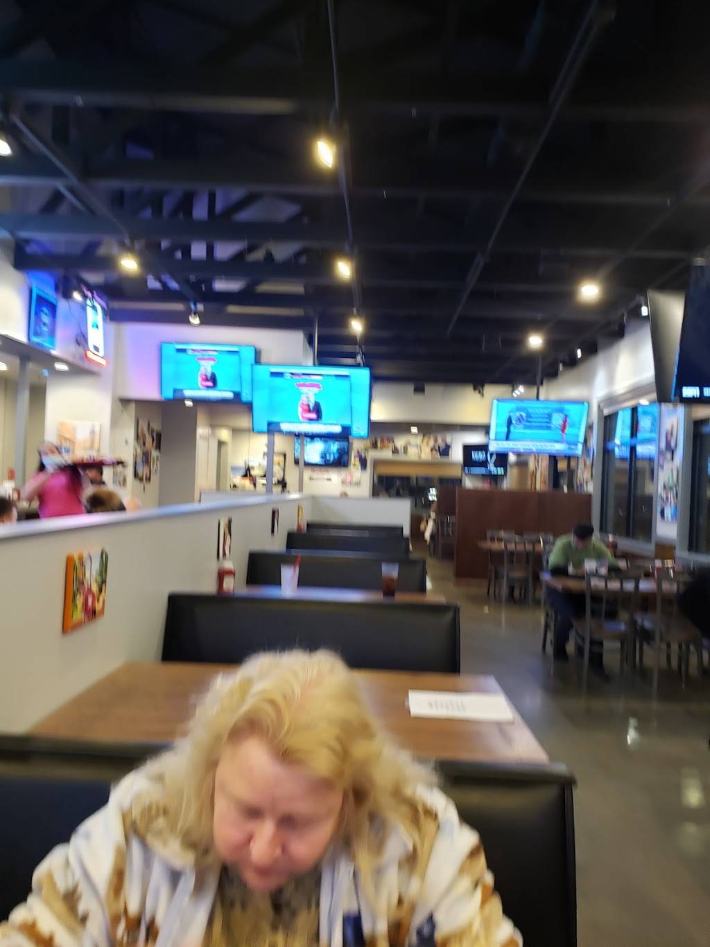 Mugshots Grill & Bar - Fultondale | restaurant | 3339 Lowery Pkwy, Fultondale, AL 35068, USA | 2058499012 OR +1 205-849-9012