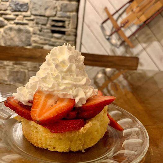 Slopeside Tavern | restaurant | 217 Sapphire Valley Rd, Sapphire, NC 28774, USA | 8287438655 OR +1 828-743-8655