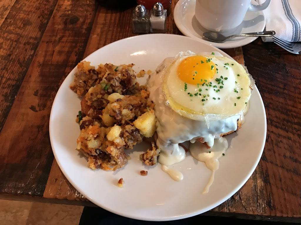 Punch House | restaurant | 1227 W 18th St, Chicago, IL 60608, USA | 3125263851 OR +1 312-526-3851