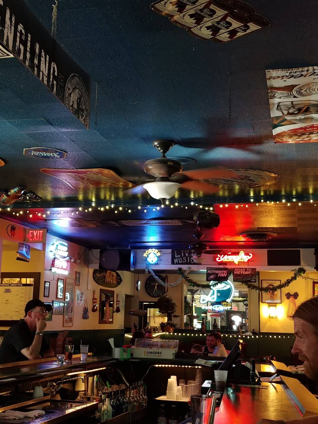 JD McGillicuddys | restaurant | 8921 West Chester Pike, Upper Darby, PA 19082, USA | 6109240441 OR +1 610-924-0441