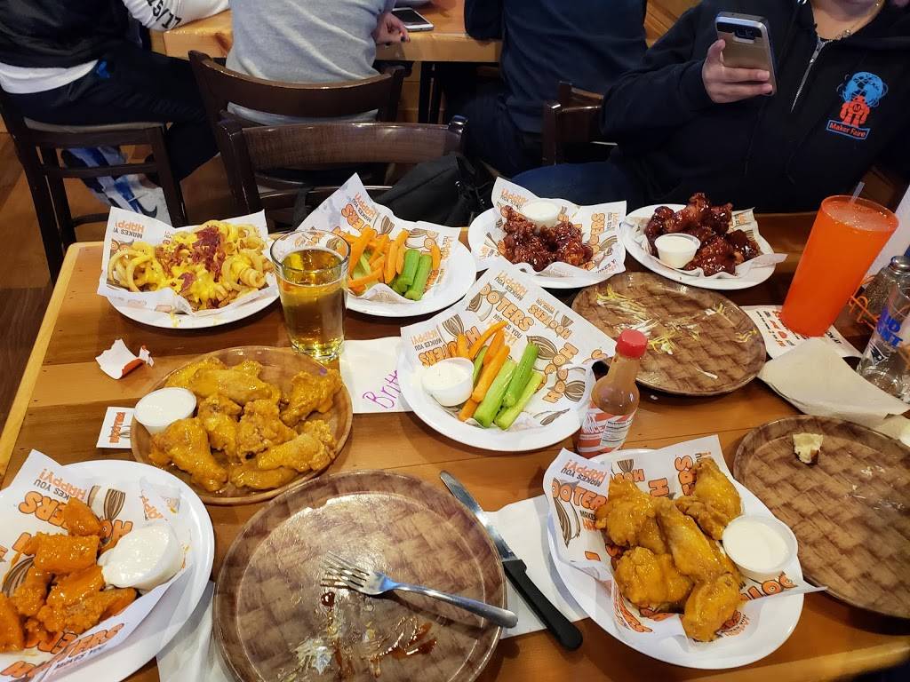 Hooters | restaurant | 291 Boston Turnpike, Shrewsbury, MA 01545, USA | 5087558700 OR +1 508-755-8700