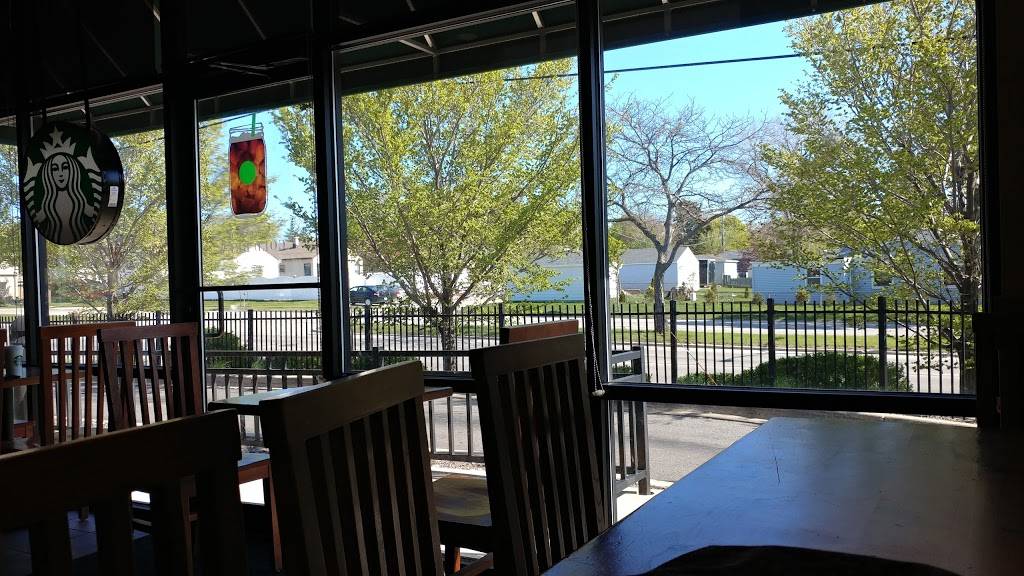 Starbucks | cafe | 140 W Holt Ave, Milwaukee, WI 53207, USA | 4144890846 OR +1 414-489-0846