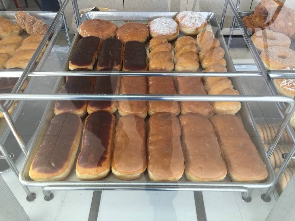 Best Donuts | restaurant | 550 W Pacific Coast Hwy, Wilmington, CA 90744, USA | 3239759731 OR +1 323-975-9731