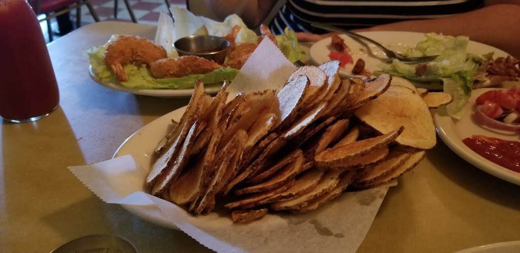 Sams Place | restaurant | 230 Washington St, Blakeslee, OH 43505, USA | 4192722222 OR +1 419-272-2222