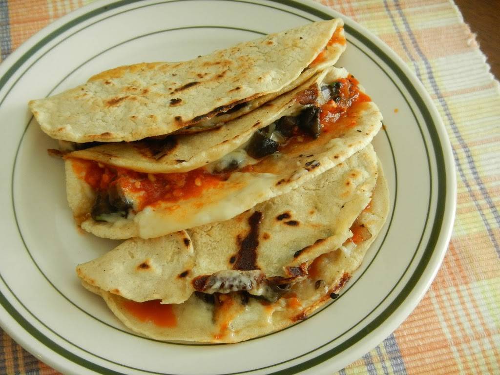 Street Food Tijuana “La Calle de los Antojos” | restaurant | Espadaña, Delsol II, 22476 Tijuana, B.C., Mexico | 016641859991 OR +52 664 185 9991