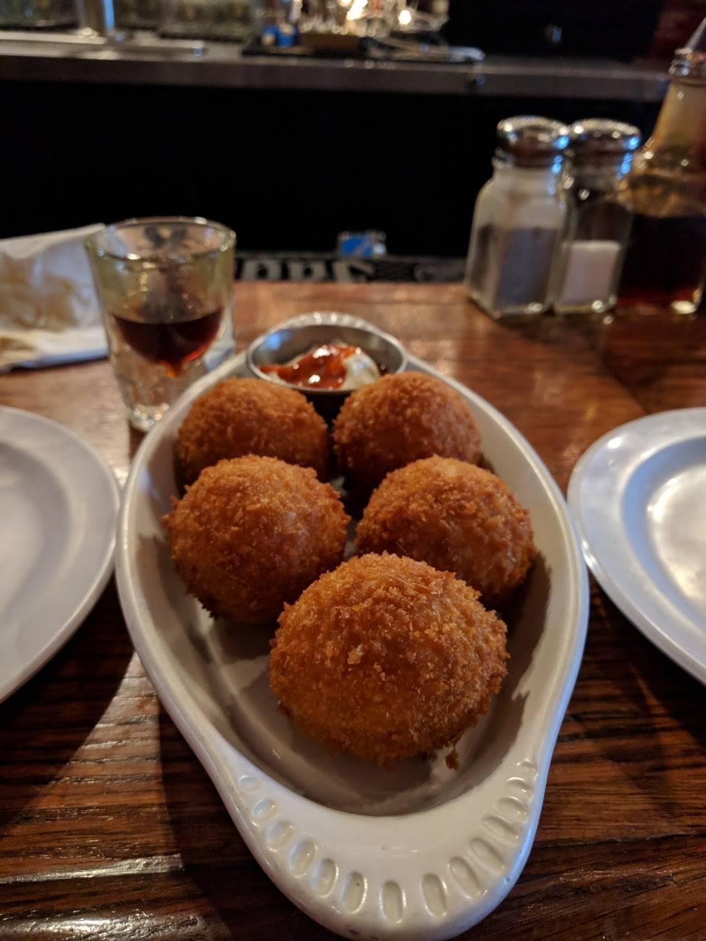 Durty Nellys | restaurant | 2328 Irving St, San Francisco, CA 94122, USA | 4156642555 OR +1 415-664-2555