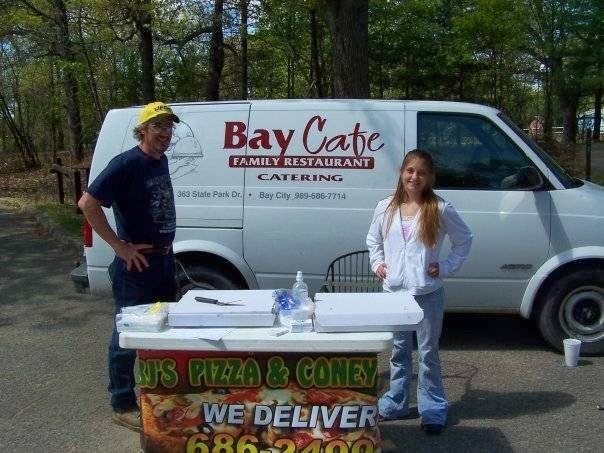 BJays Pizza and Coneys | meal takeaway | 363 State Park Dr, Bay City, MI 48706, USA | 9896862499 OR +1 989-686-2499
