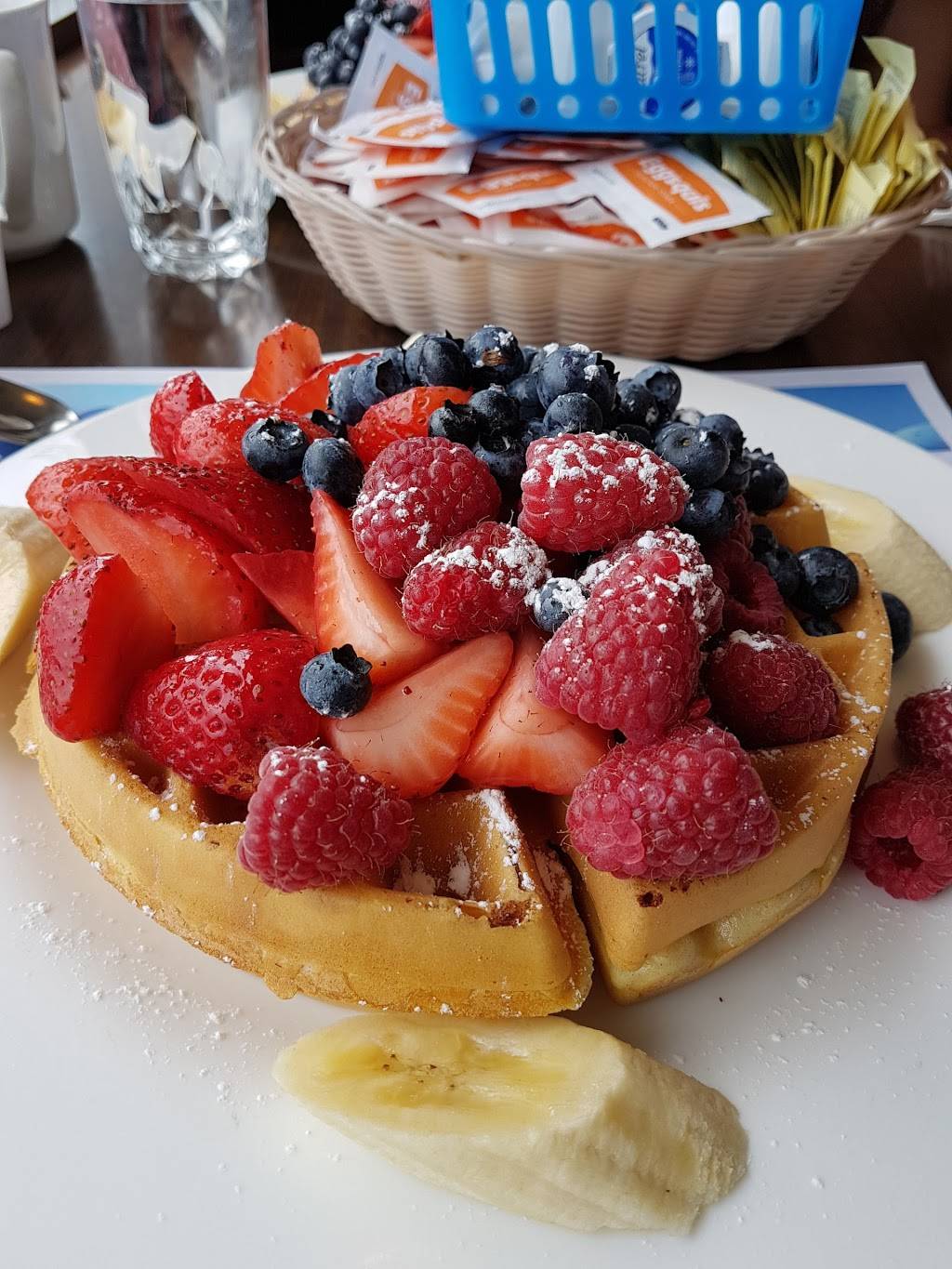 Eggsquis | restaurant | 1270 Autoroute Duplessis, Québec, QC G2G 2B5, Canada | 4188775554 OR +1 418-877-5554