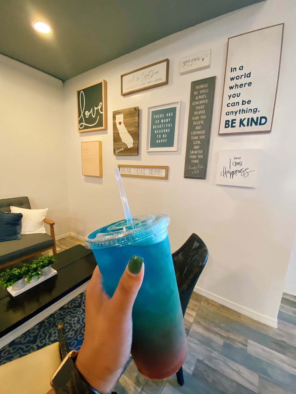 The Corner Spot | restaurant | 2864 Ray Lawyer Dr Unit 108, Placerville, CA 95667, USA | 5303242482 OR +1 530-324-2482