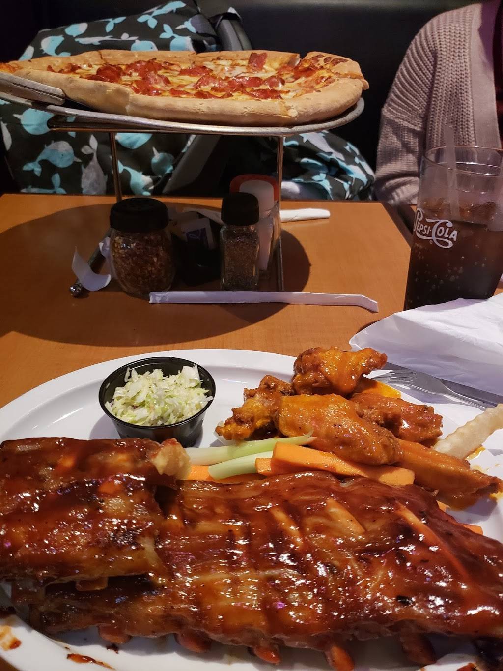 Buffalo Brothers | restaurant | 11735 Retail Dr, Wake Forest, NC 27587, USA | 9195706004 OR +1 919-570-6004