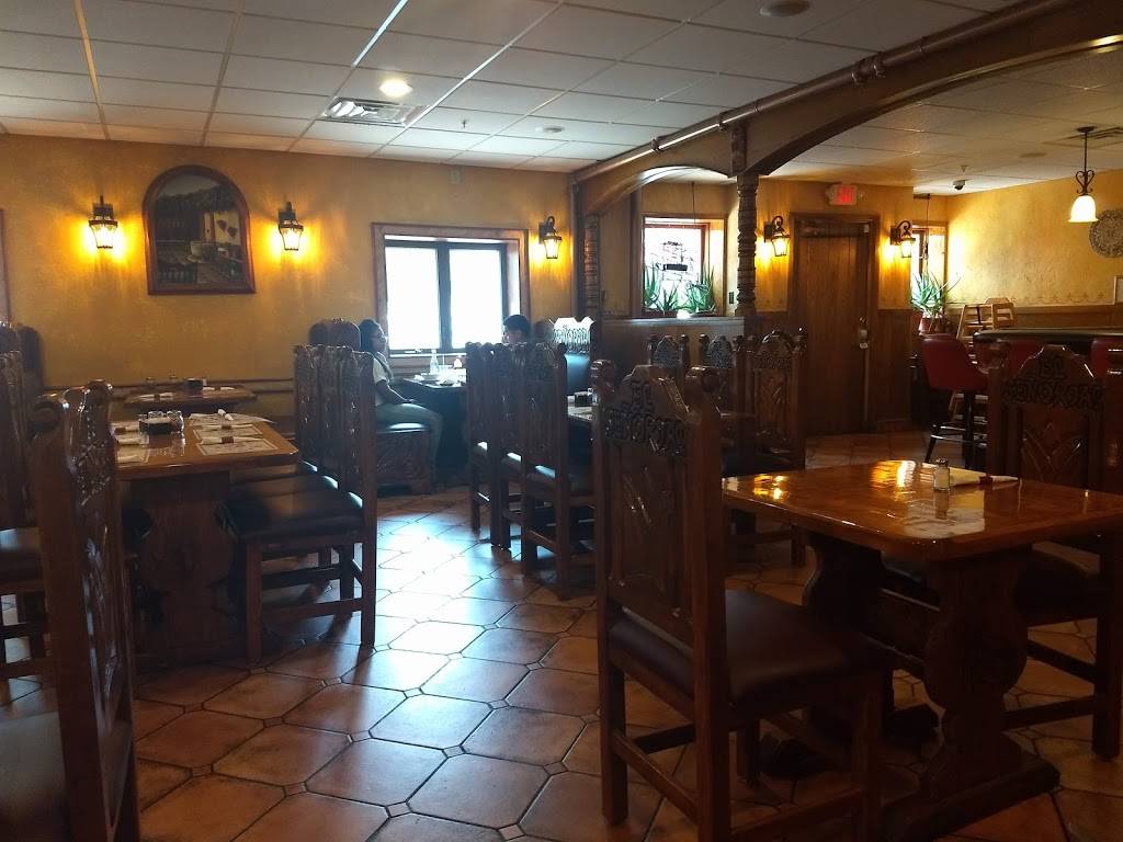 El Senorial | restaurant | 1901 S 31st St, Milwaukee, WI 53215, USA | 4143859506 OR +1 414-385-9506