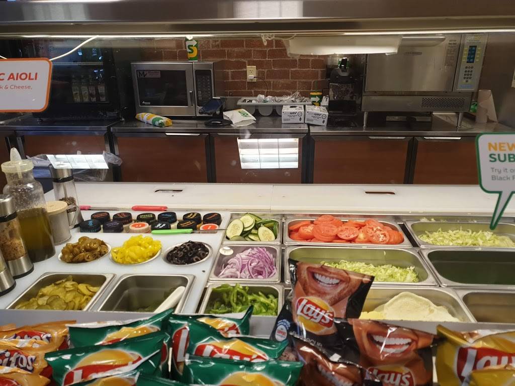 Subway | meal takeaway | 274 Franklin St, Boston, MA 02110, USA | 6173307883 OR +1 617-330-7883