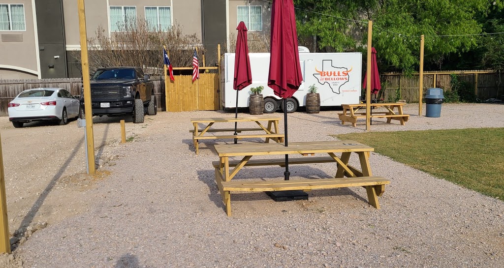 Bulls & Bellows | restaurant | 6920 Farm to Market Rd 1488, Magnolia, TX 77354, USA | 2817457638 OR +1 281-745-7638