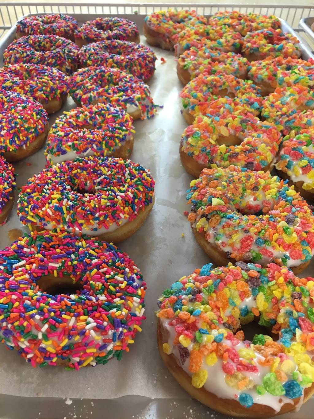 Heavenly Donuts | restaurant | 404 S Mayo Trail Unit 4, Pikeville, KY 41501, USA | 6067667272 OR +1 606-766-7272