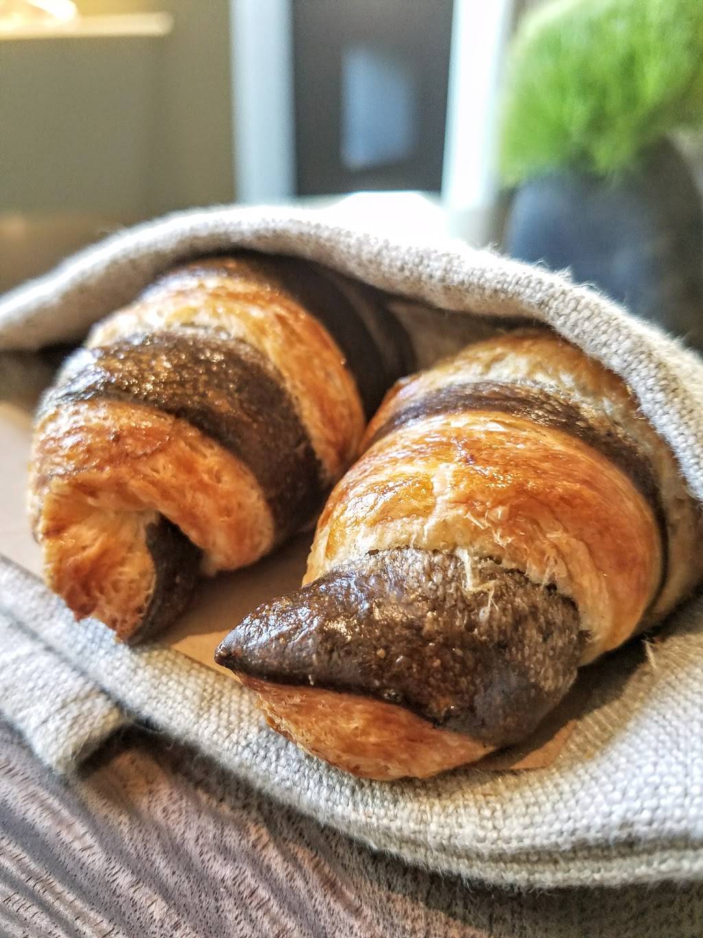 Acadia | restaurant | 1639 S Wabash Ave, Chicago, IL 60616, USA | 3123609500 OR +1 312-360-9500