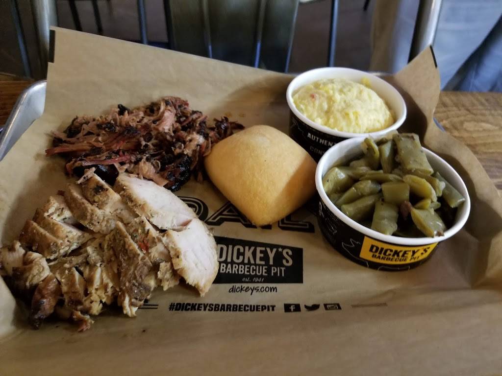 Dickeys Barbecue Pit | restaurant | 3090 Courthouse Ln Ste 100, Eagan, MN 55121, USA | 6519057725 OR +1 651-905-7725