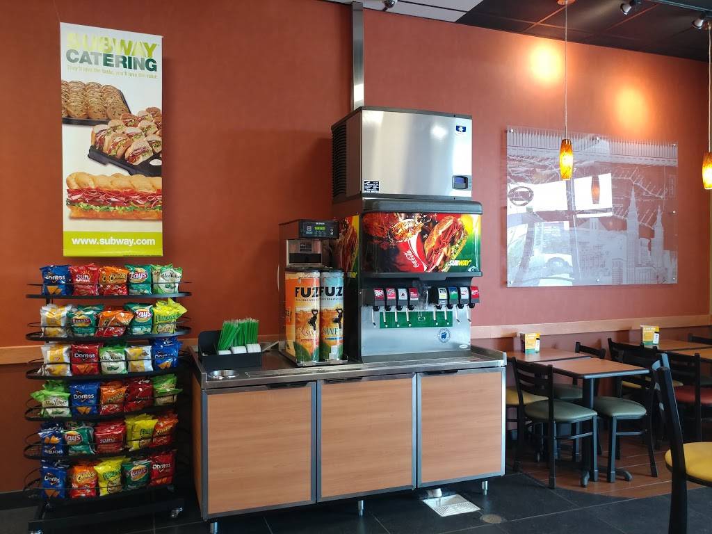 Subway Restaurants | restaurant | 8010 E 106th St, Tulsa, OK 74133, USA | 9183647821 OR +1 918-364-7821