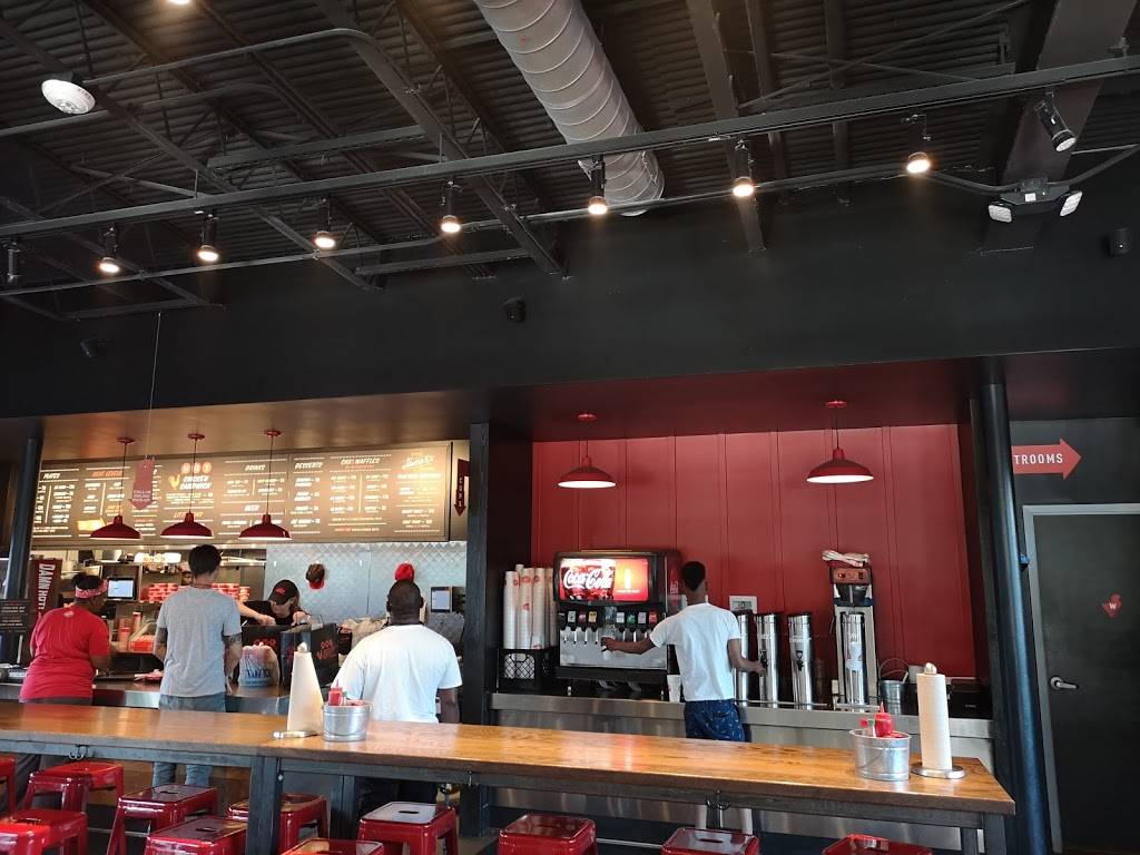 Hattie B’s Hot Chicken - Memphis, TN | restaurant | 596 Cooper St, Memphis, TN 38104, USA | 9014245900 OR +1 901-424-5900