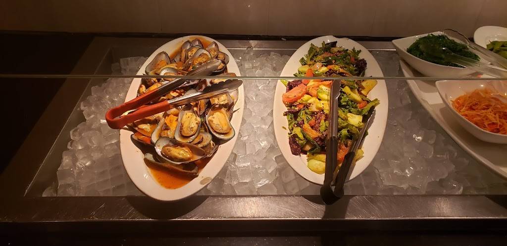 Fushimi | restaurant | 2116 N Farwell Ave, Milwaukee, WI 53202, USA | 4142701908 OR +1 414-270-1908