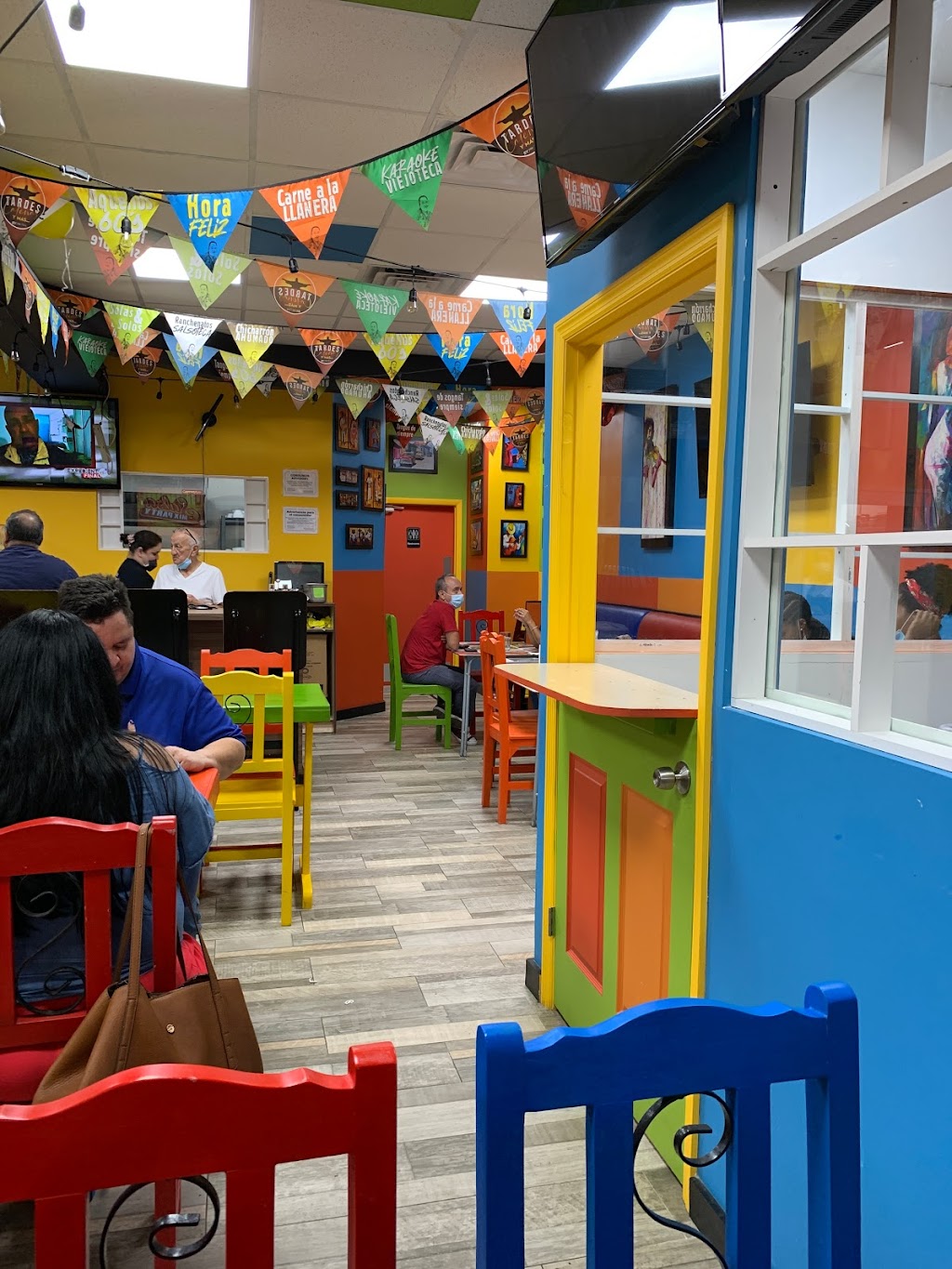 TARDES CALEÑAS Y MÁS | restaurant | 9941 SW 142nd Ave, Miami, FL 33186, USA | 3053831033 OR +1 305-383-1033