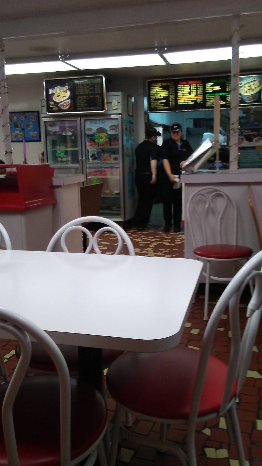 Dairy Queen | restaurant | 121 Carl Perkins Pkwy, Tiptonville, TN 38079, USA | 7312536311 OR +1 731-253-6311