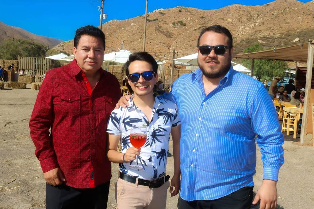 Delicias Mayoral | restaurant | Ejido Emiliano zapata km70, Ensenada, Militar, 21470 Tecate, B.C., Mexico | 016461312318 OR +52 646 131 2318