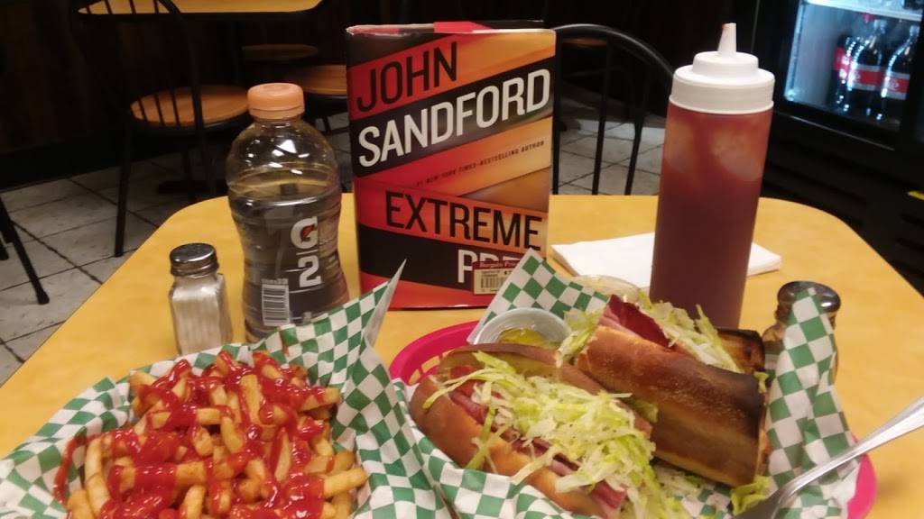 Vic & Deans Pizzeria Grill | restaurant | 409 W Wayne Ave, Wayne, PA 19087, USA | 6102250025 OR +1 610-225-0025