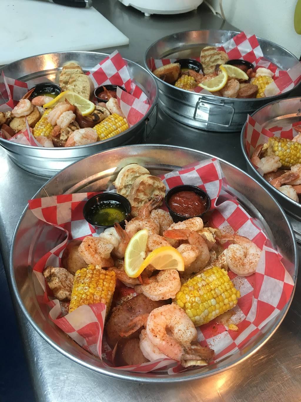 Marina Grille & Seafood Company | restaurant | 5200 City Park Dr, Lenoir City, TN 37772, USA | 8653892504 OR +1 865-389-2504
