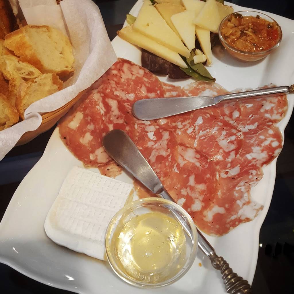 Madison Cheese Shop & Cafe | cafe | 119 Samson Rock Dr, Madison, CT 06443, USA | 2032455168 OR +1 203-245-5168