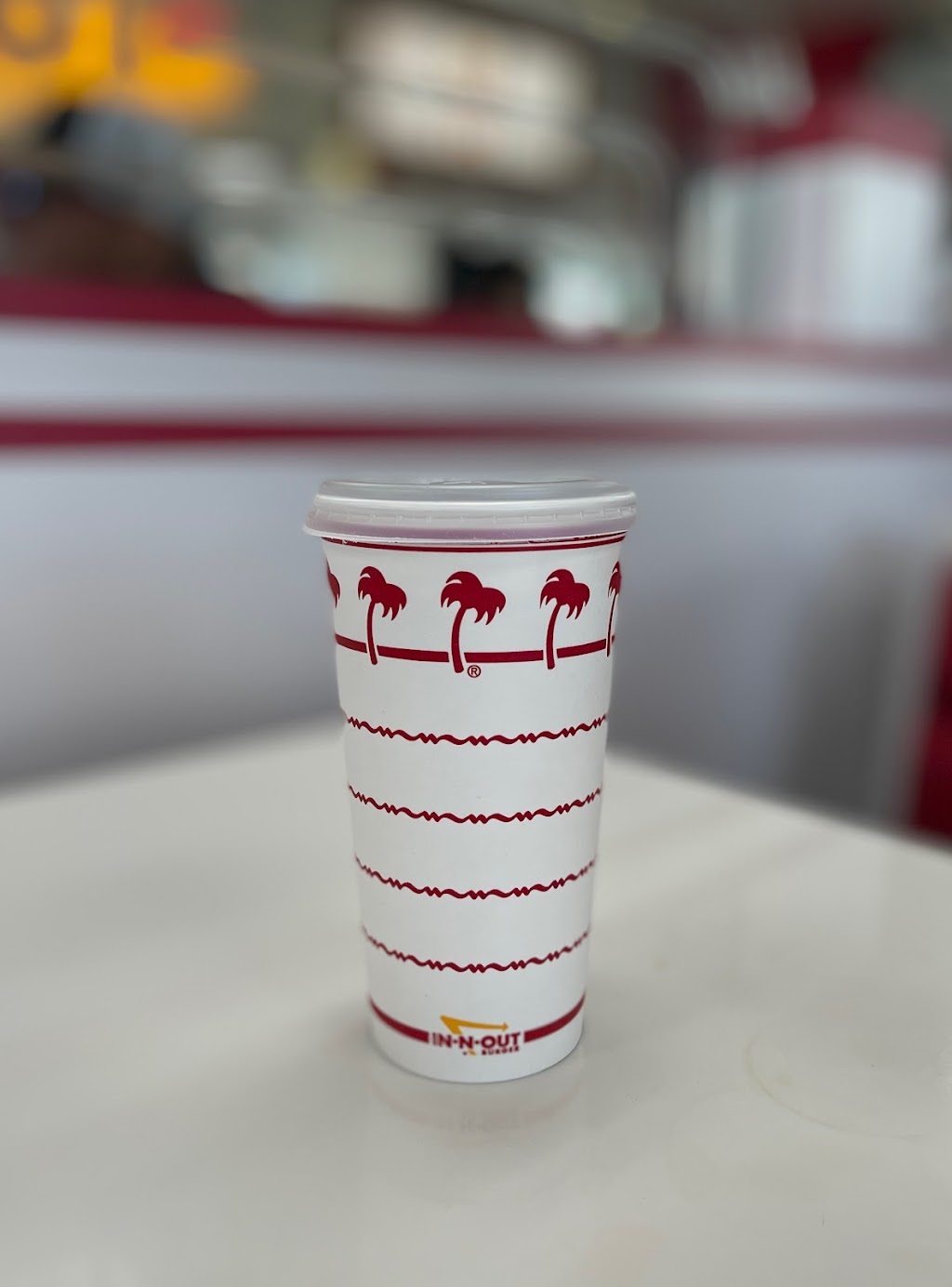 In-N-Out Burger | restaurant | 1970 Crater Lake Hwy, Medford, OR 97504, USA | 8007861000 OR +1 800-786-1000