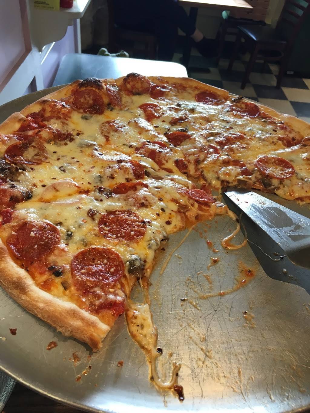 Rays Pizza | meal delivery | 118 Crescent St, Fort Myers Beach, FL 33931, USA | 2397657437 OR +1 239-765-7437