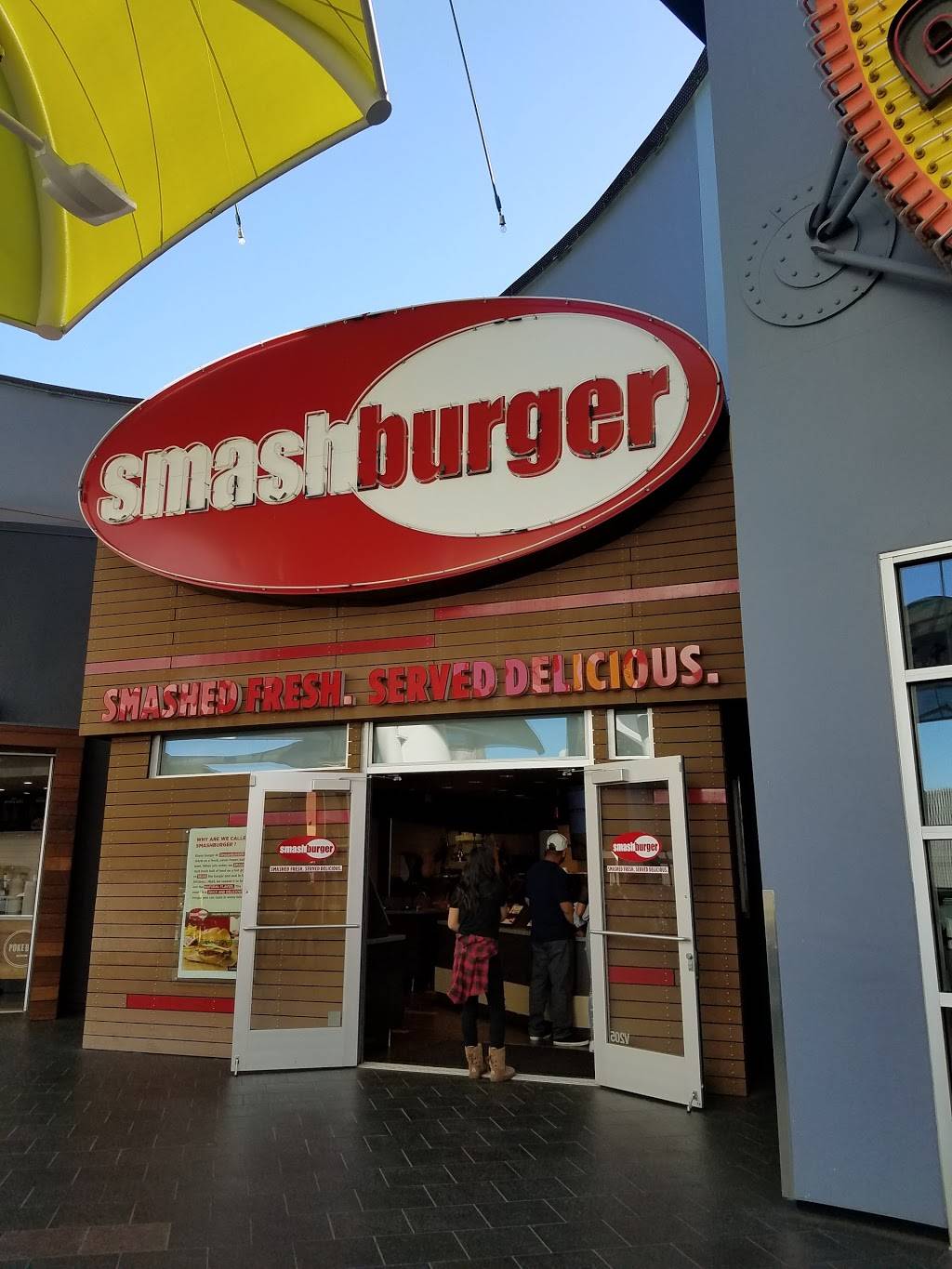 Smashburger | restaurant | 100 Universal City Plaza, V-205, Universal City, CA 91608, USA | 8188505628 OR +1 818-850-5628