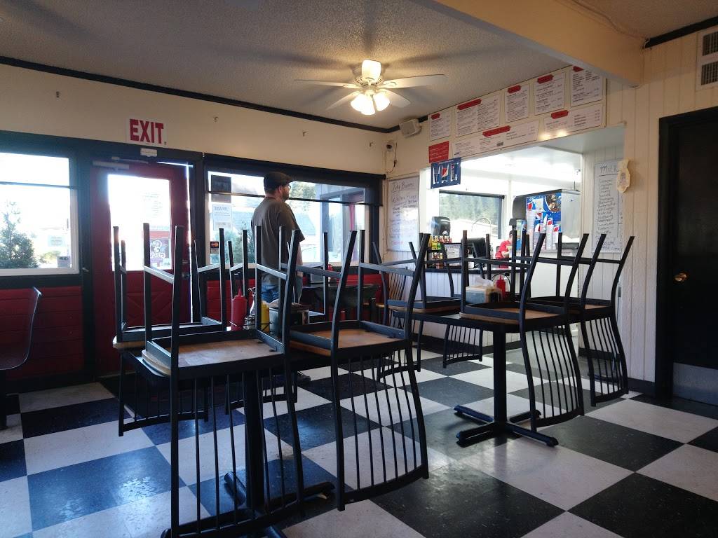 Bundys Cafe Drive-In | restaurant | 150 SE Truehaak St, Clatskanie, OR 97016, USA | 5037283815 OR +1 503-728-3815