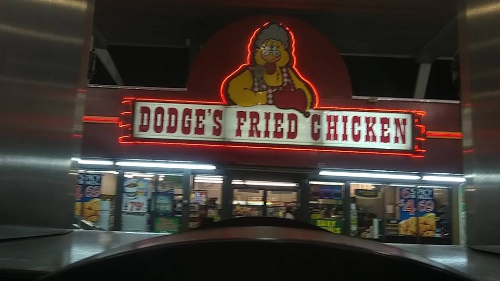 Dodges - Memphis, Elvis Presley | restaurant | 3923 Elvis Presley Blvd, Memphis, TN 38116, USA | 9013965557 OR +1 901-396-5557