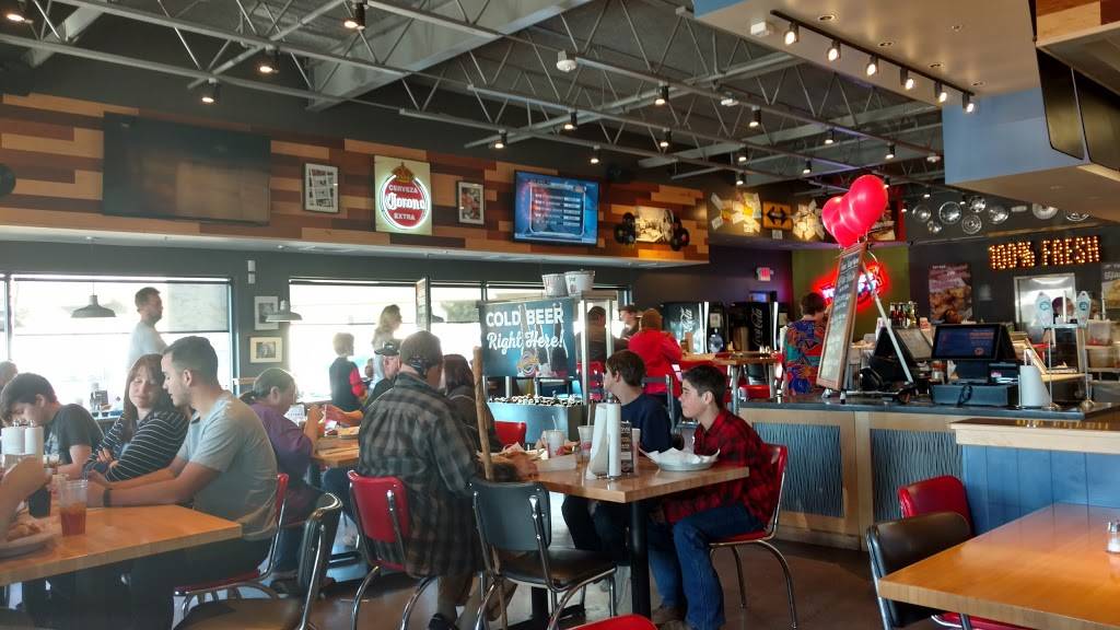 Fuddruckers | restaurant | 2235 S Goliad St, Rockwall, TX 75032, USA | 9729619753 OR +1 972-961-9753