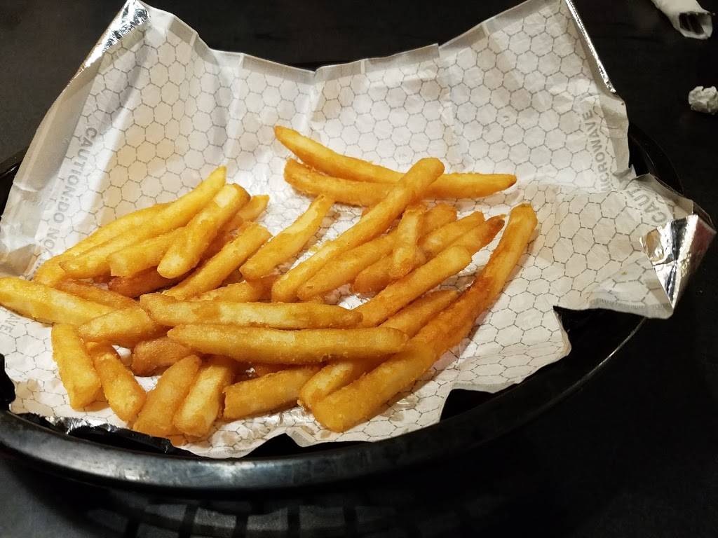 Pizza Hut | meal takeaway | 1012 S Taylor St, Green Bay, WI 54303, USA | 9204971745 OR +1 920-497-1745