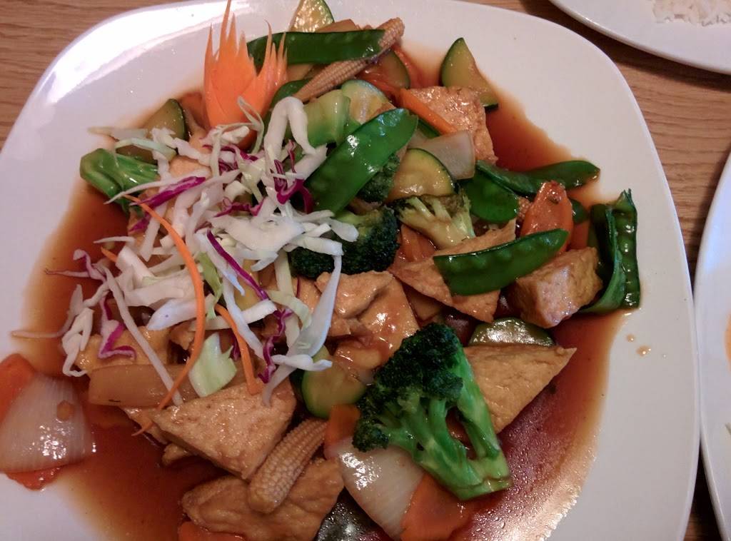 So Thai Restaurant | restaurant | 3377 Elizabeth Lake Rd, Waterford Twp, MI 48328, USA | 2486826350 OR +1 248-682-6350