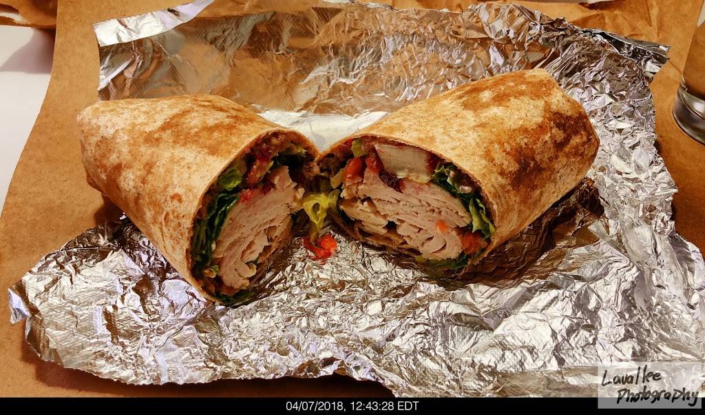 Corner Grille | restaurant | 806 Pleasant St, Worcester, MA 01602, USA | 5087548884 OR +1 508-754-8884