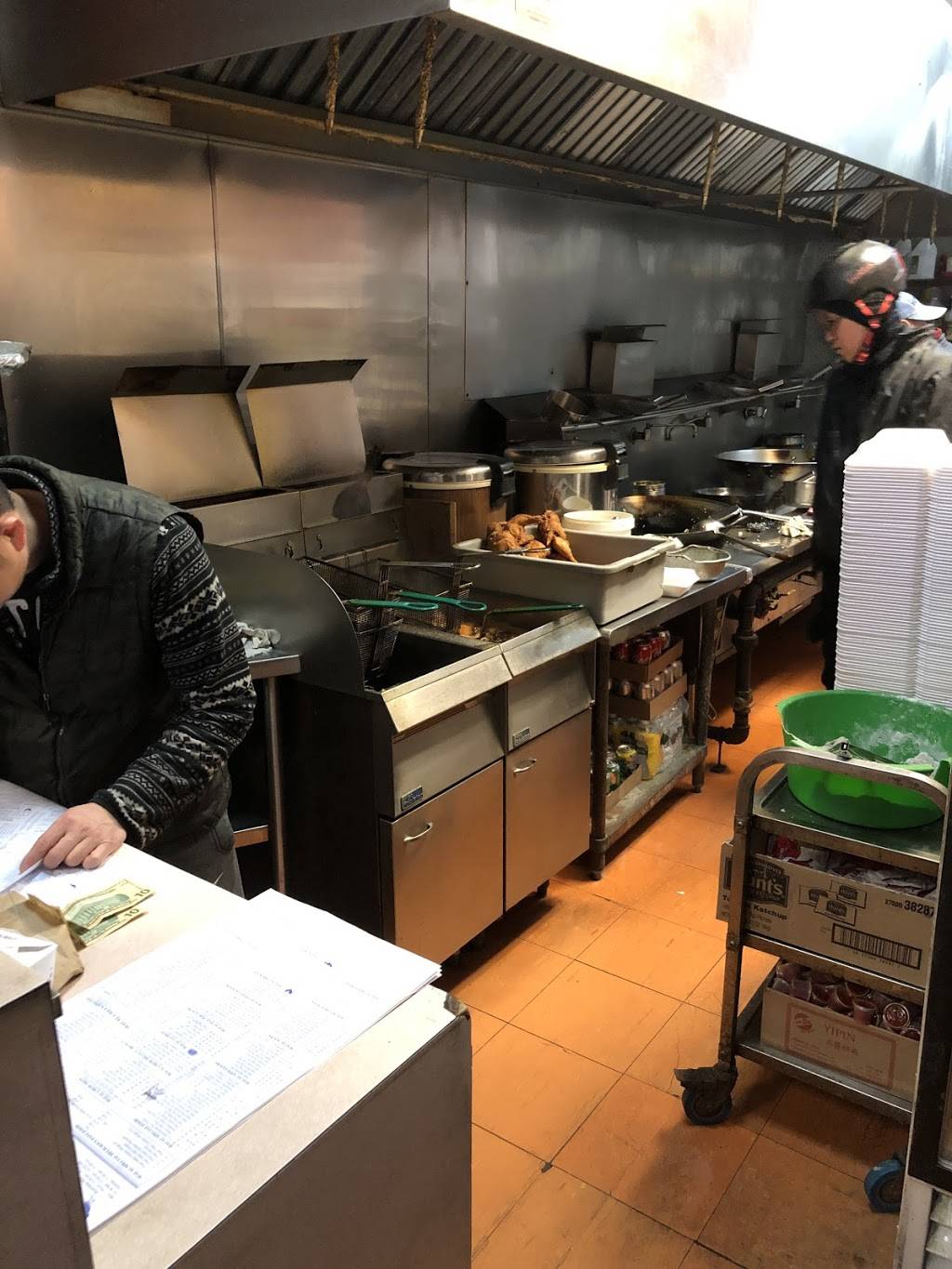 Halal Kitchen | restaurant | 2135 2nd Ave #2, New York, NY 10029, USA | 2127225250 OR +1 212-722-5250