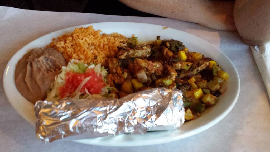 Tres Locos | restaurant | W172S7505 Lannon Dr, Muskego, WI 53150, USA | 2626791600 OR +1 262-679-1600