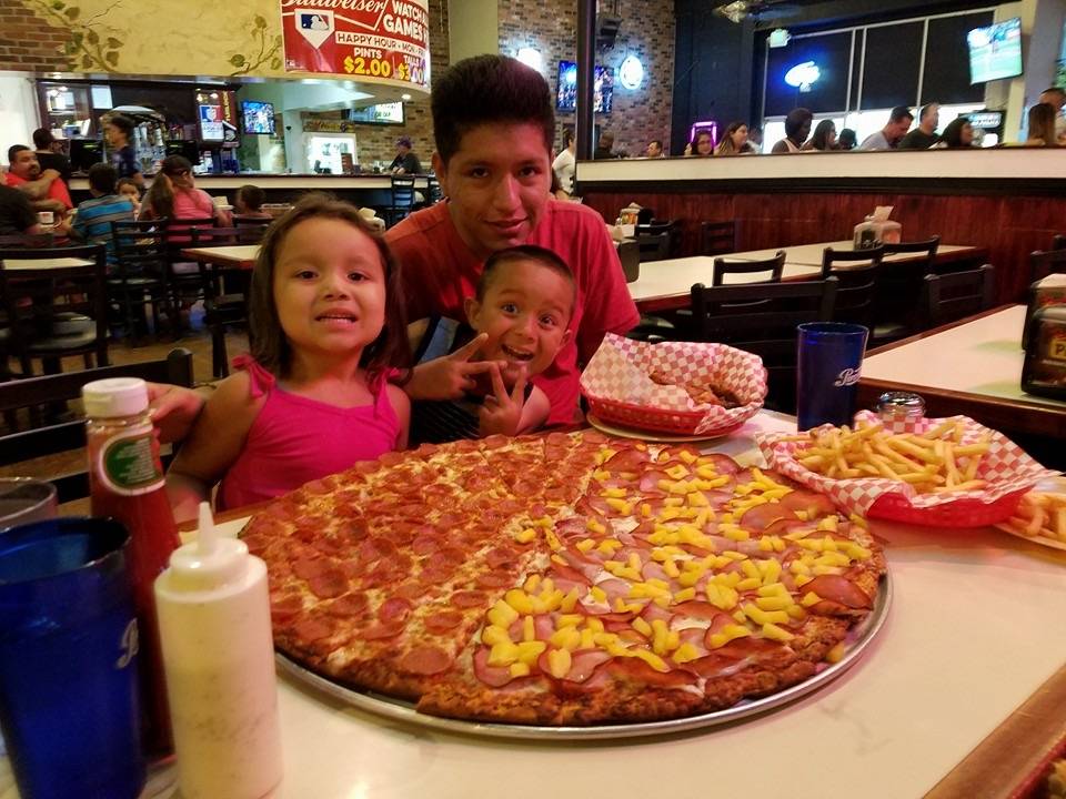 Ricos Pizza | meal delivery | 2321 W Main St, Turlock, CA 95380, USA | 2096561003 OR +1 209-656-1003